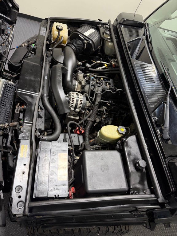 2004 HUMMER H2 Image 16