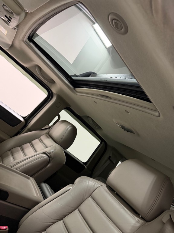 2004 HUMMER H2 Image 17