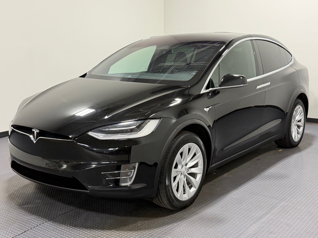 2016 Tesla Model X Image 1