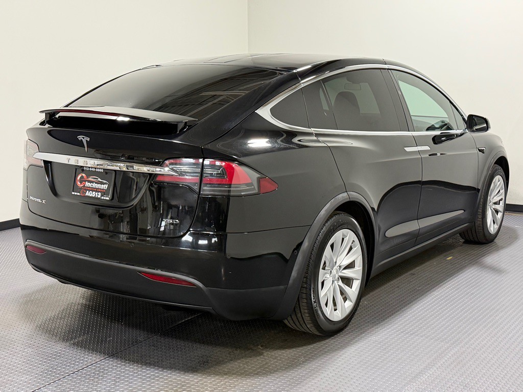 2016 Tesla Model X Image 5