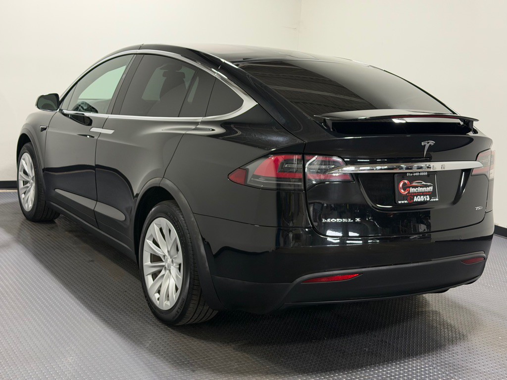 2016 Tesla Model X Image 7