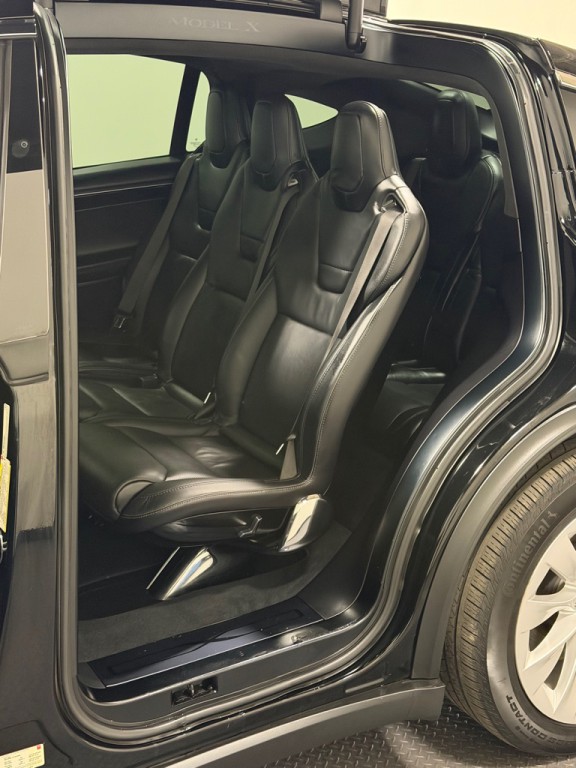 2016 Tesla Model X Image 9