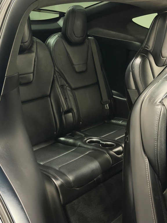 2016 Tesla Model X Image 10