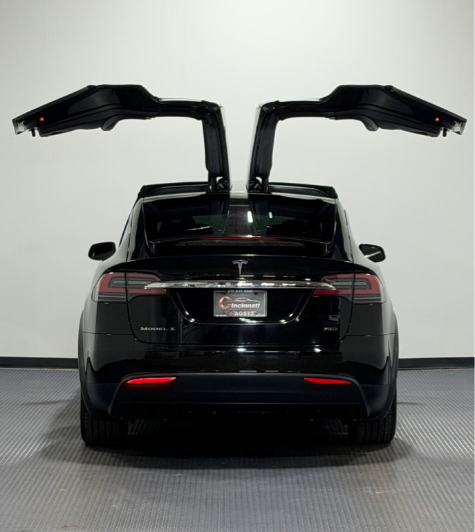 2016 Tesla Model X Image 13