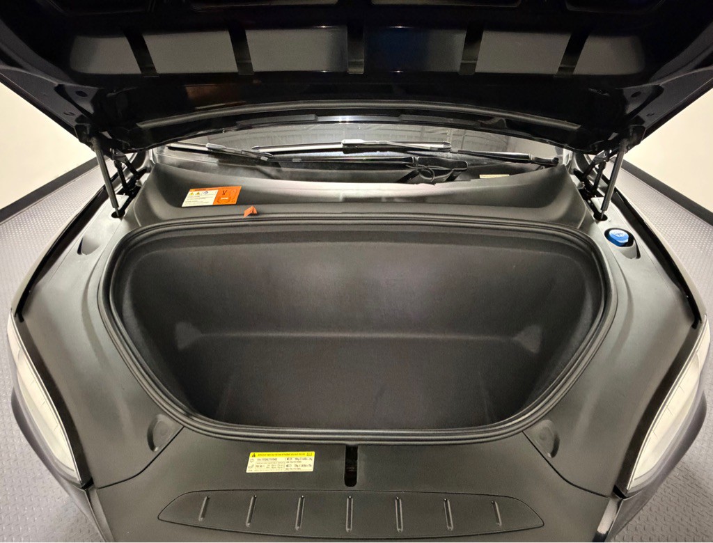 2016 Tesla Model X Image 19