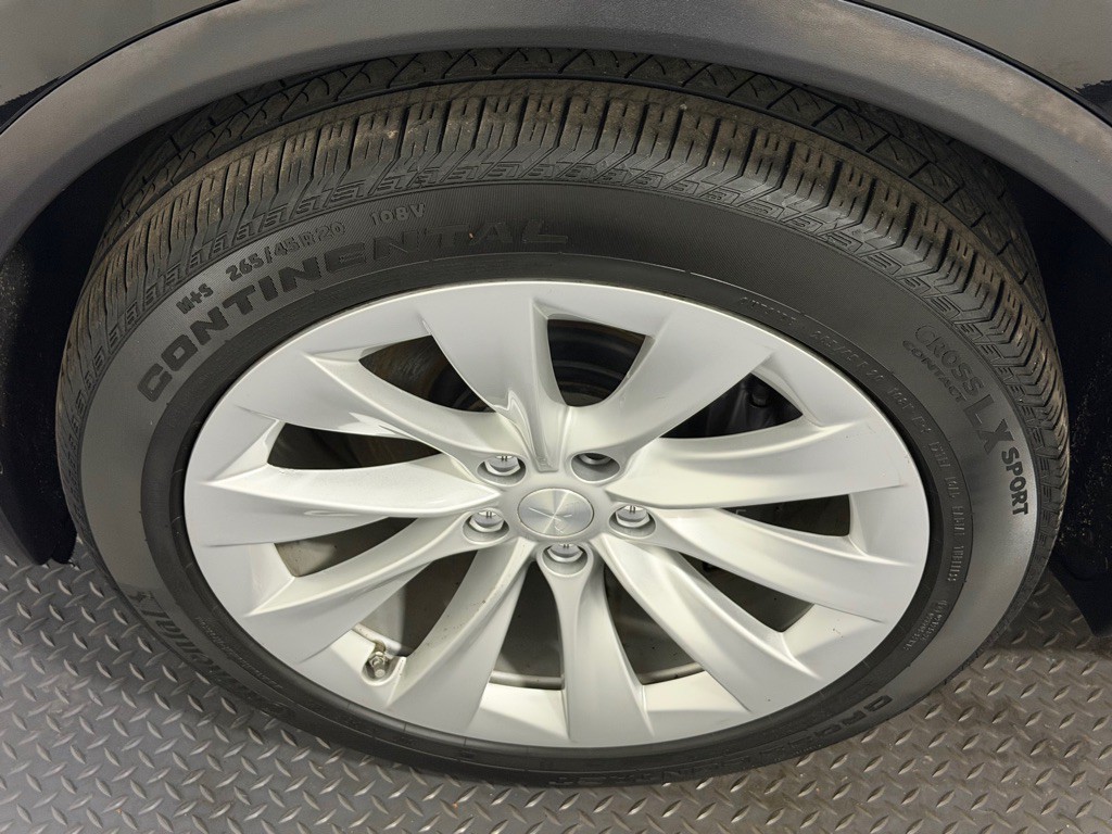 2016 Tesla Model X Image 23