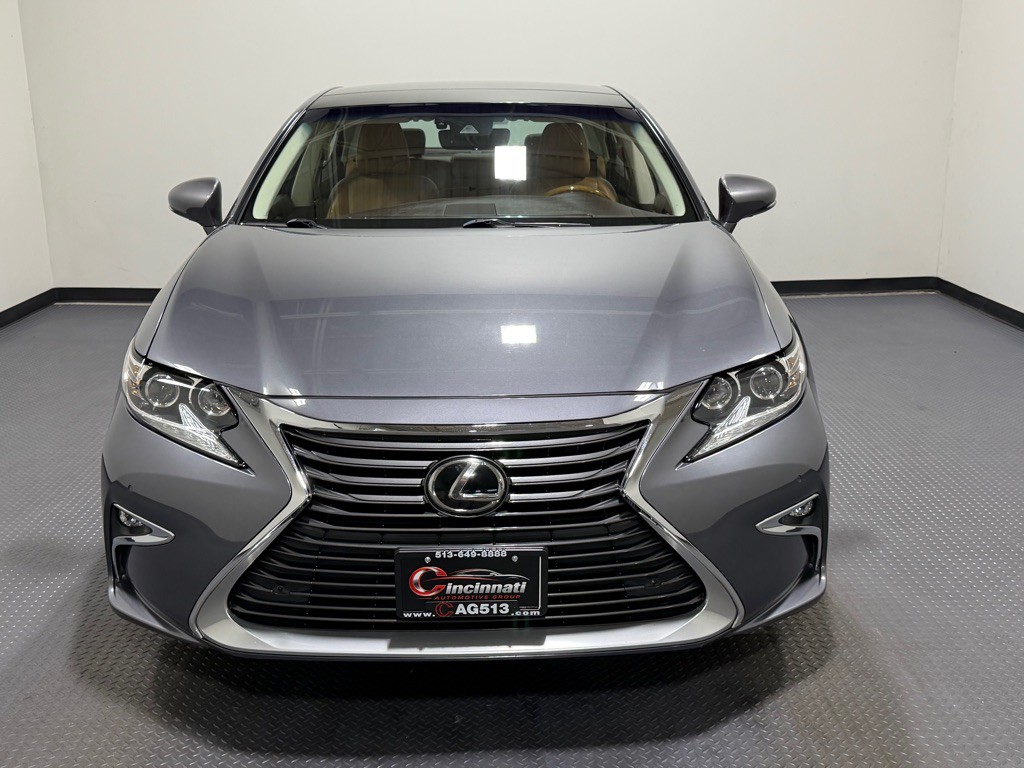 2016 Lexus ES Image 3