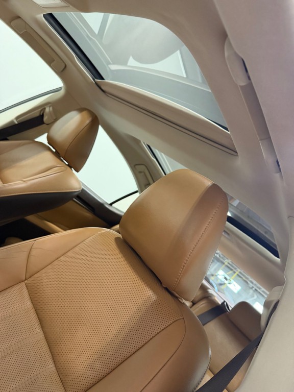 2016 Lexus ES Image 17