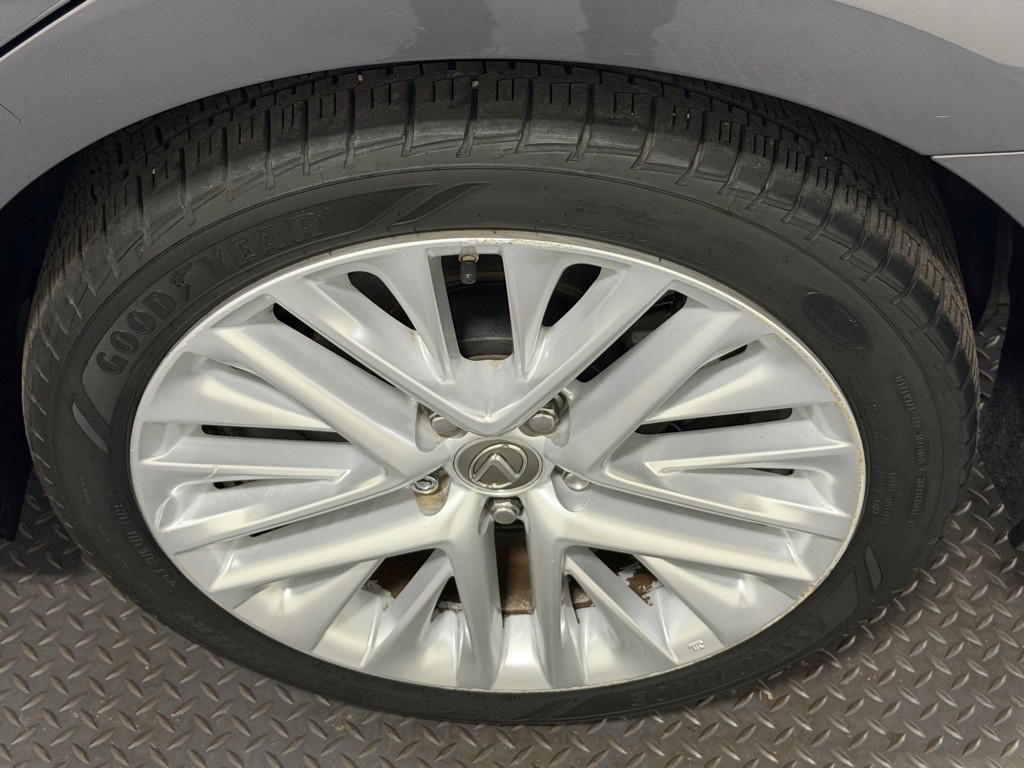 2016 Lexus ES Image 21