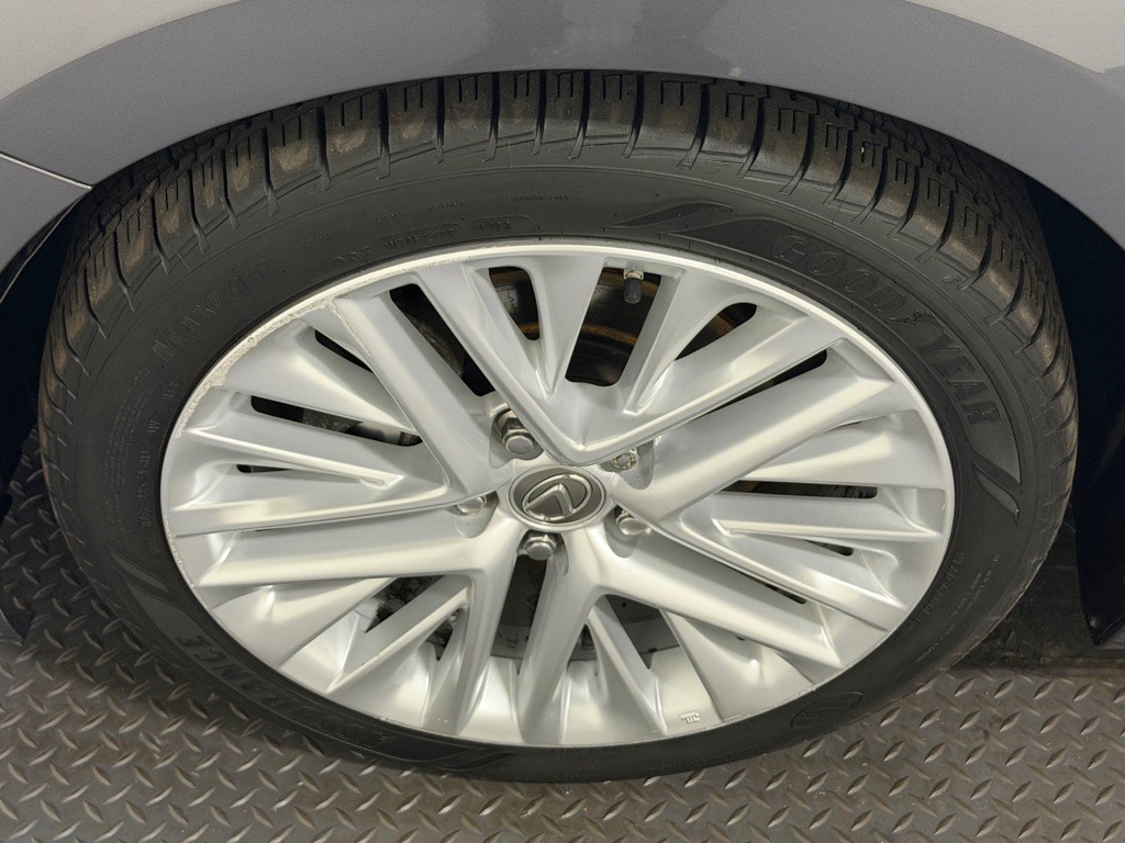 2016 Lexus ES Image 22