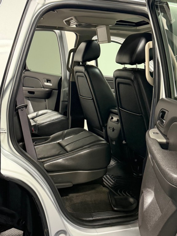 2012 Chevrolet Tahoe Image 11