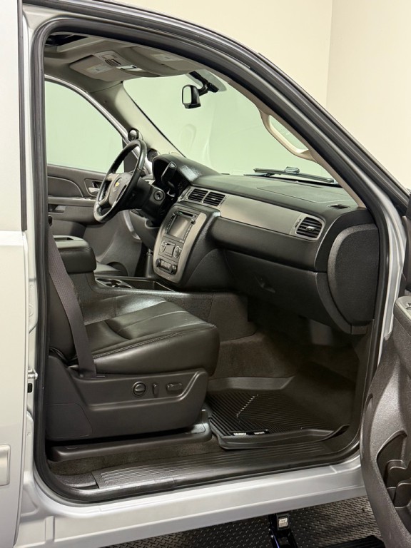 2012 Chevrolet Tahoe Image 12