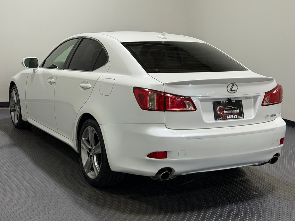 2013 Lexus IS Image 7