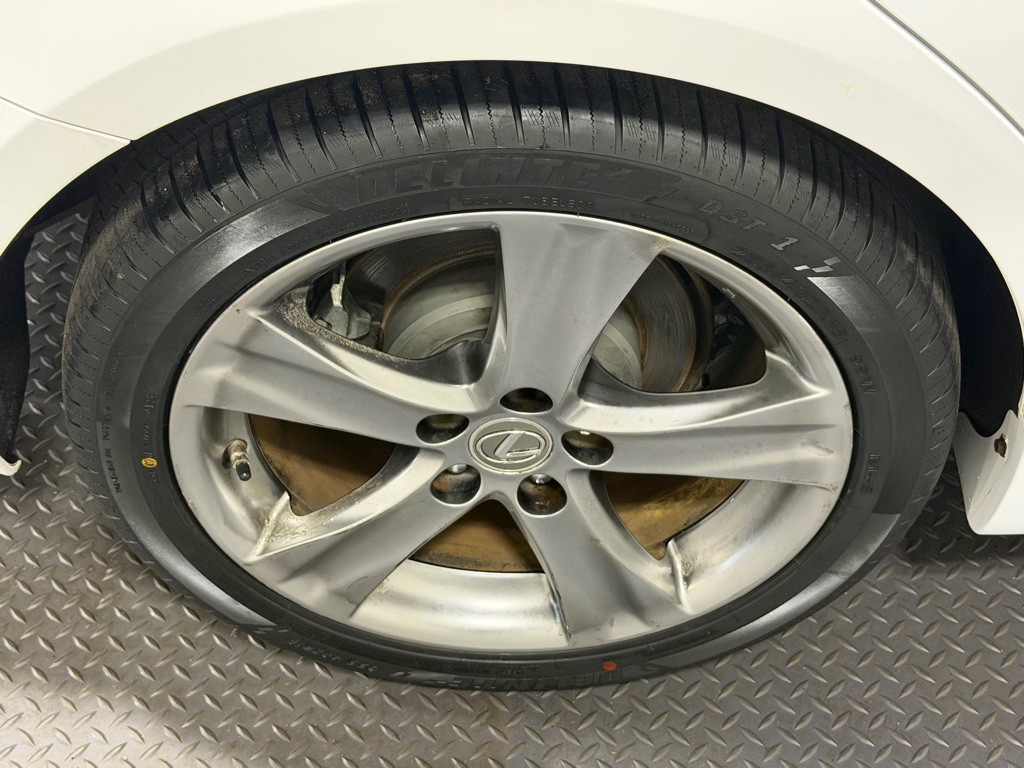 2013 Lexus IS Image 19