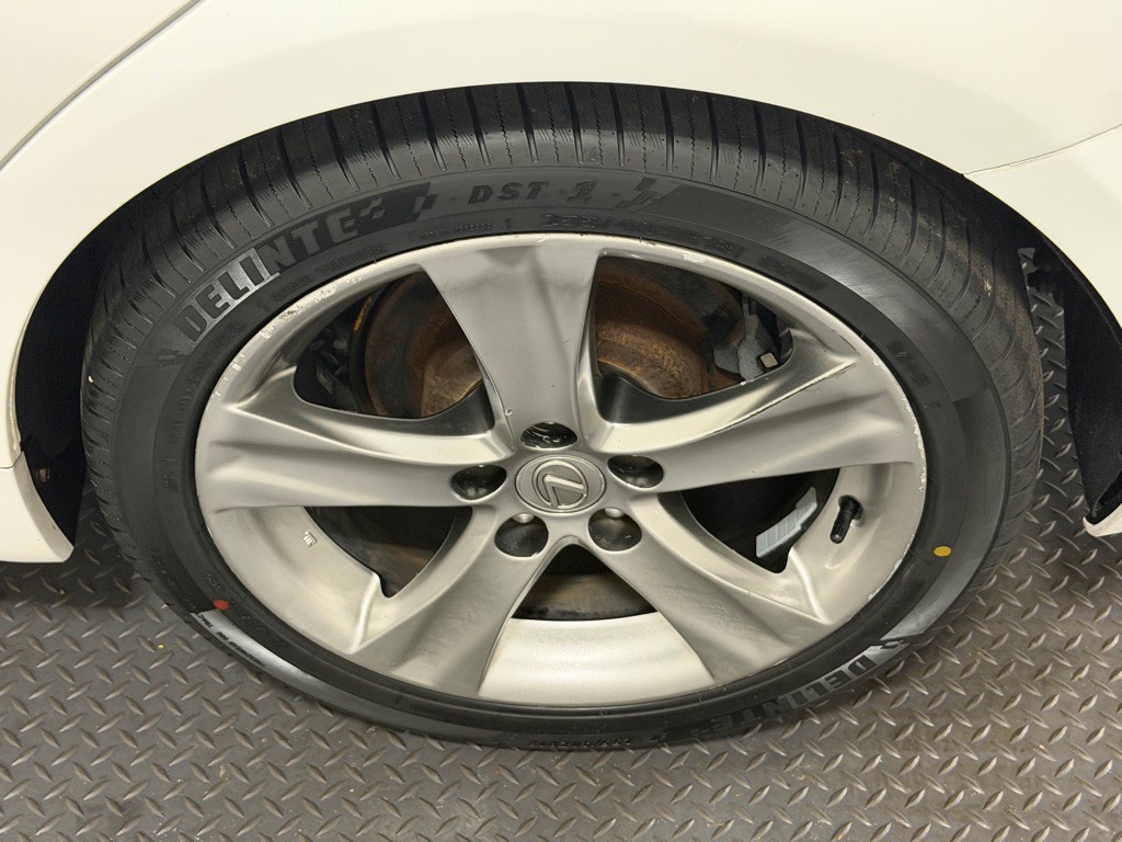 2013 Lexus IS Image 20