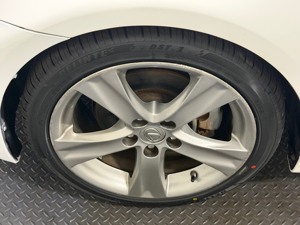 2013 Lexus IS Image 21