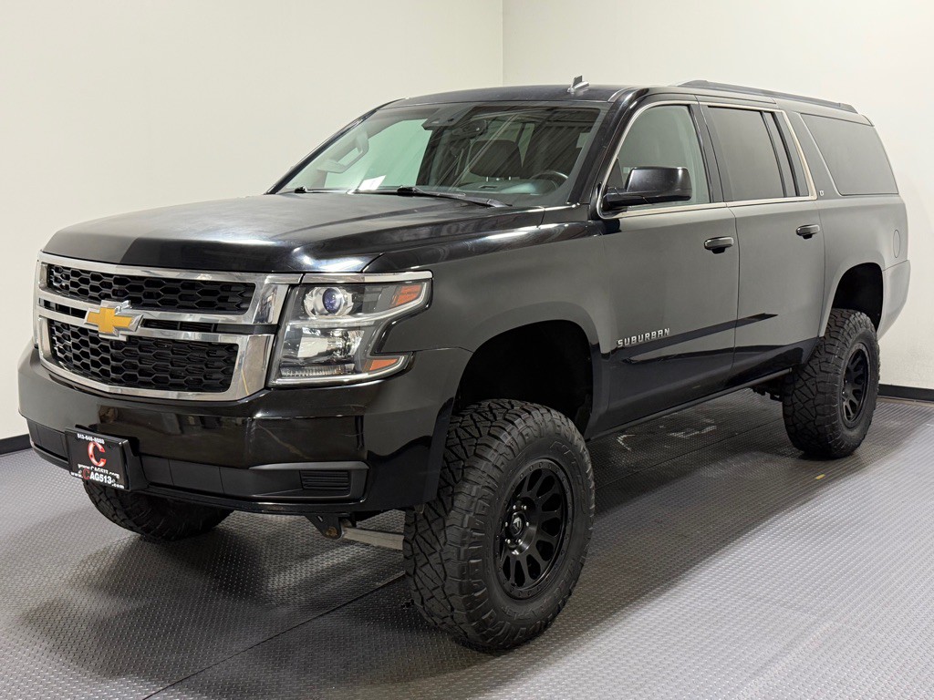 2015 Chevrolet Suburban Image 1