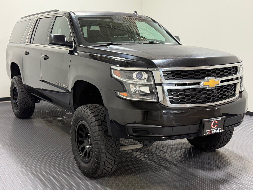 2015 Chevrolet Suburban Image 4