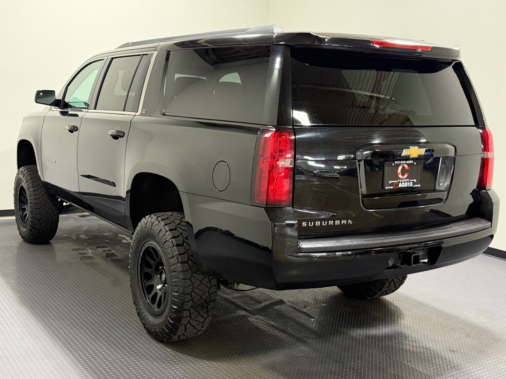 2015 Chevrolet Suburban Image 7
