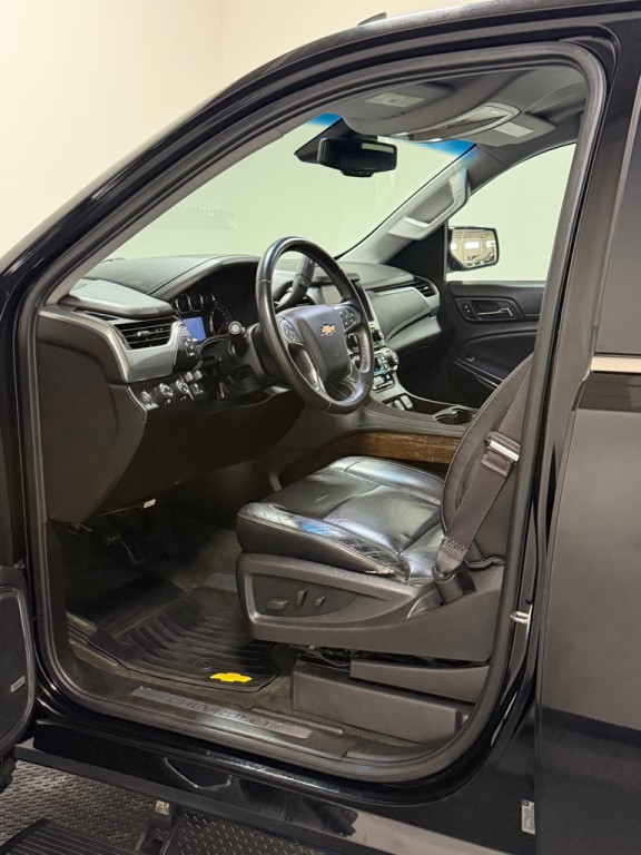 2015 Chevrolet Suburban Image 8