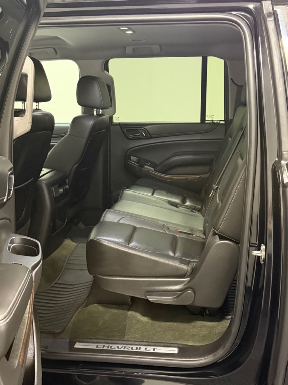 2015 Chevrolet Suburban Image 9