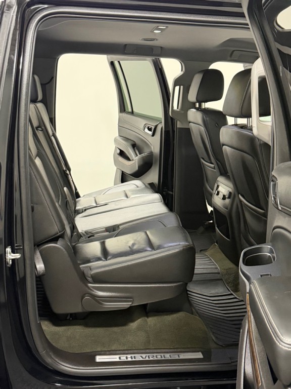 2015 Chevrolet Suburban Image 11