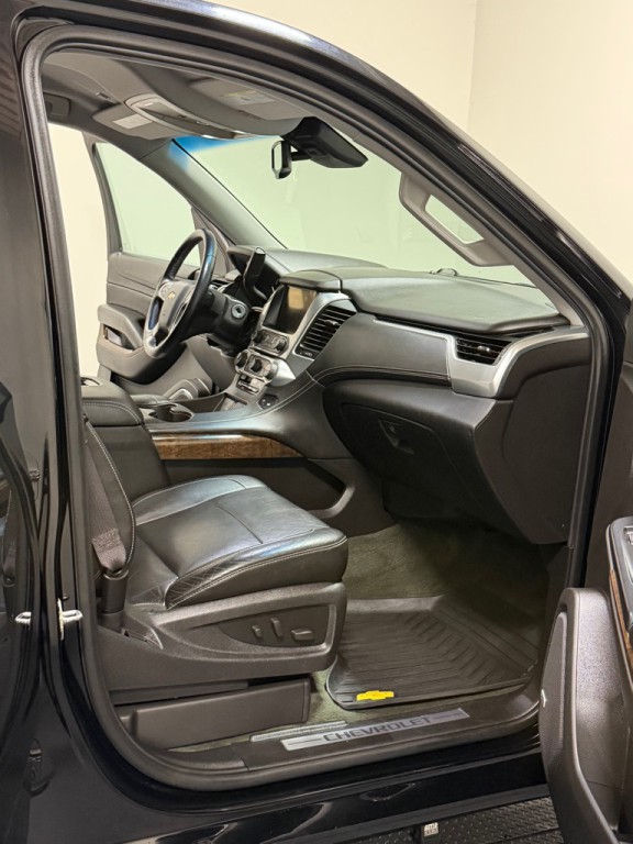 2015 Chevrolet Suburban Image 12