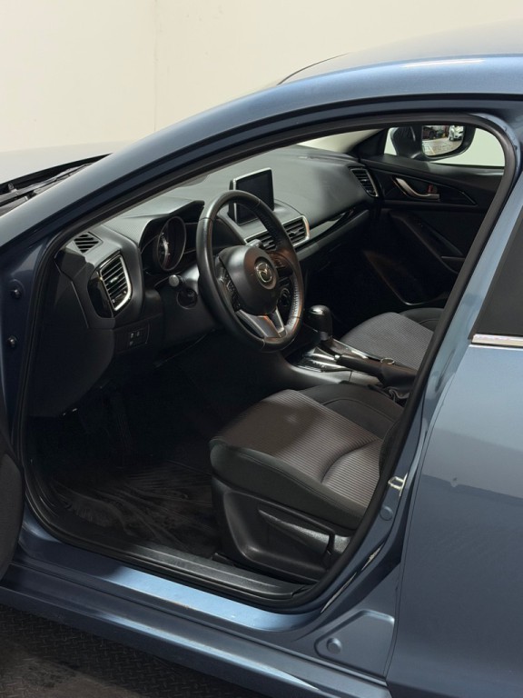 2015 Mazda Mazda3 Image 8