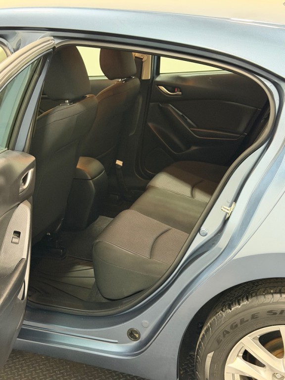2015 Mazda Mazda3 Image 9