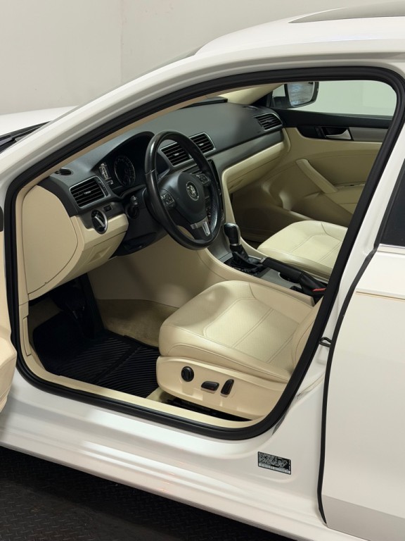 2014 Volkswagen Passat Image 6
