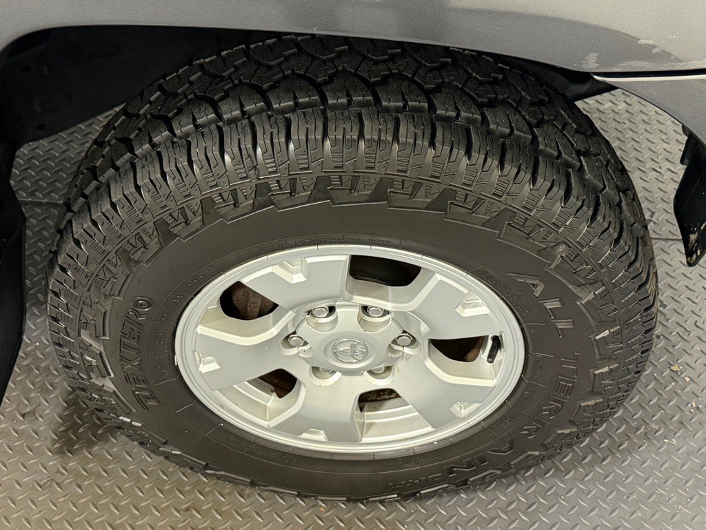 2014 Toyota Tacoma Image 17