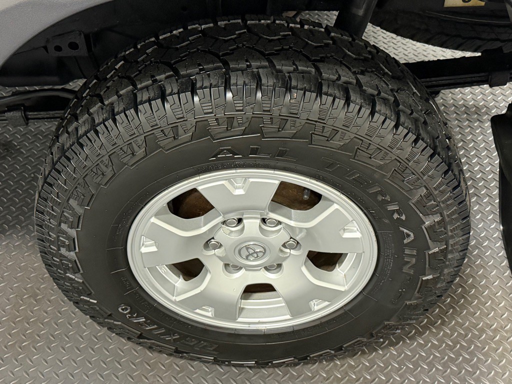 2014 Toyota Tacoma Image 19
