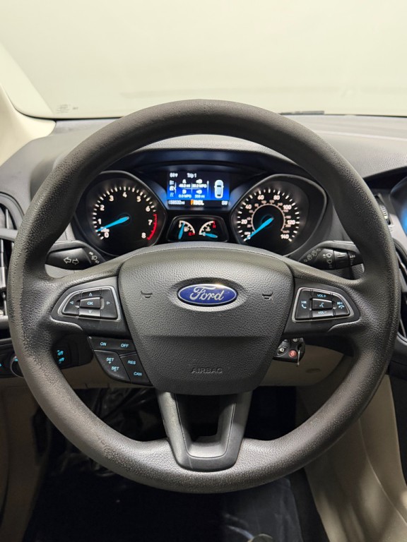 2017 Ford Focus Image 11