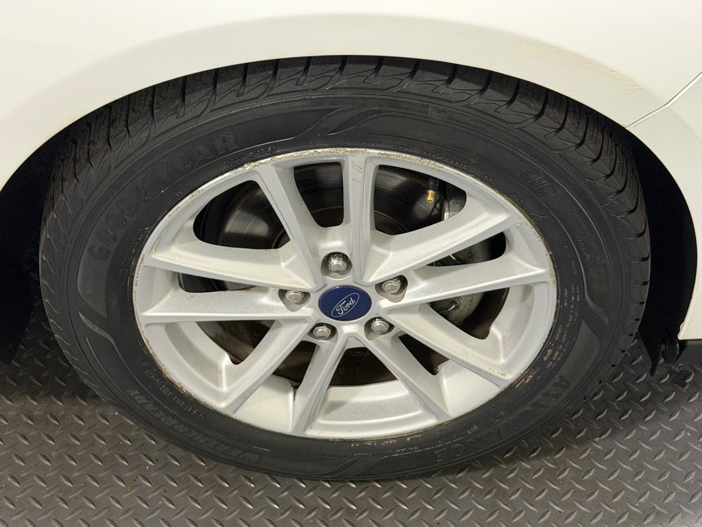 2017 Ford Focus Image 13