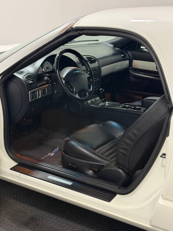 2003 Ford Thunderbird Image 8