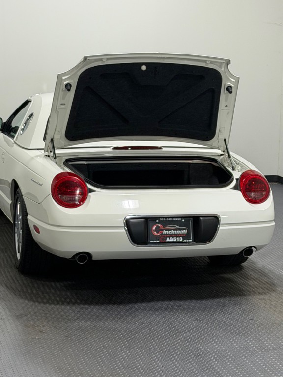 2003 Ford Thunderbird Image 10
