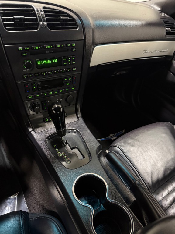 2003 Ford Thunderbird Image 11
