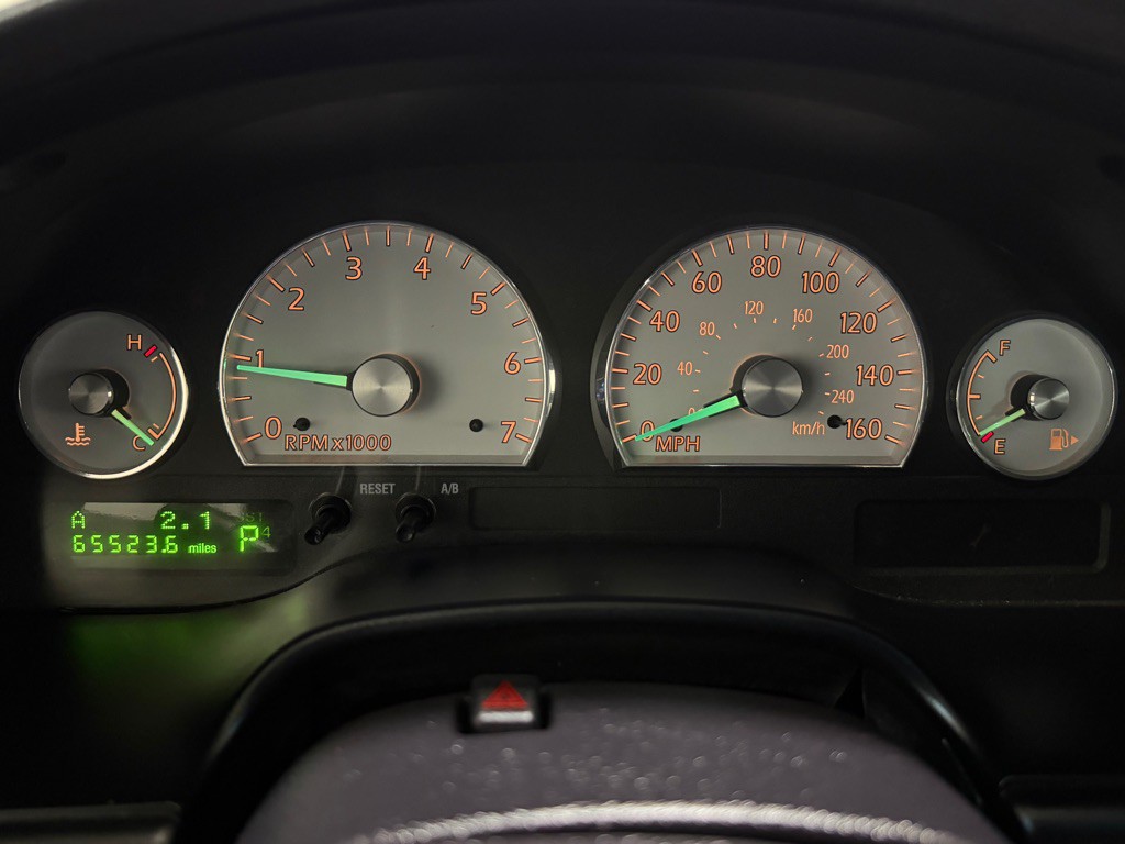 2003 Ford Thunderbird Image 12