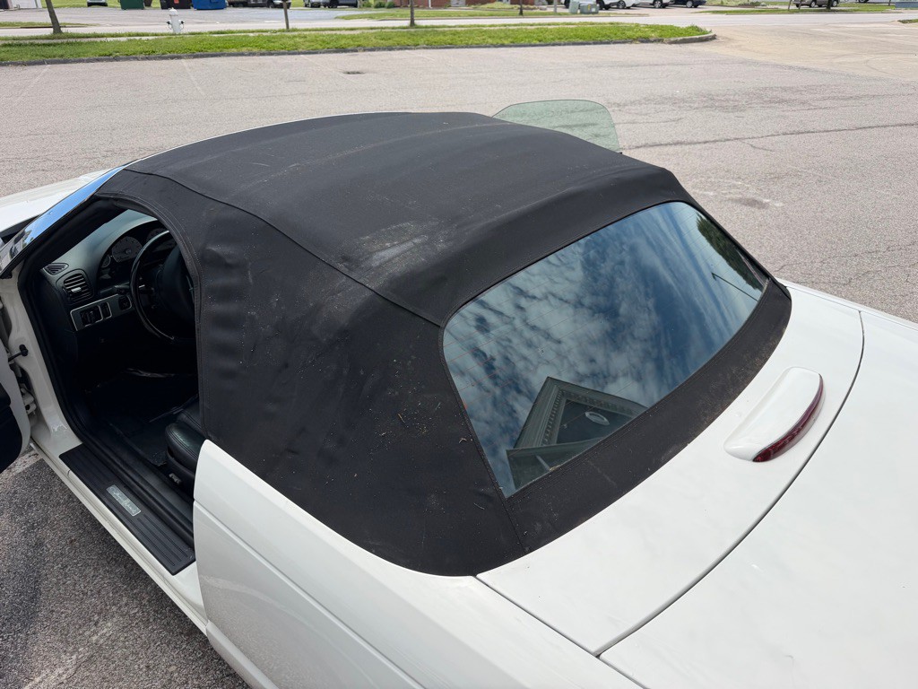 2003 Ford Thunderbird Image 20