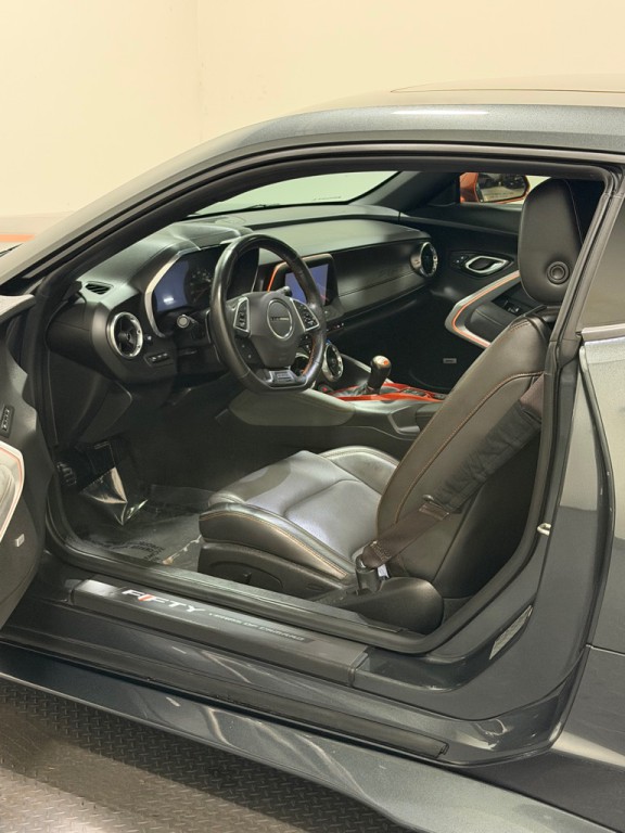 2017 Chevrolet Camaro Image 8