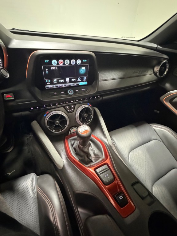 2017 Chevrolet Camaro Image 12