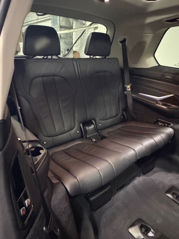 2020 BMW X7 Image 11