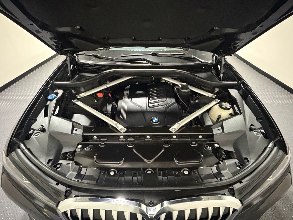 2020 BMW X7 Image 18