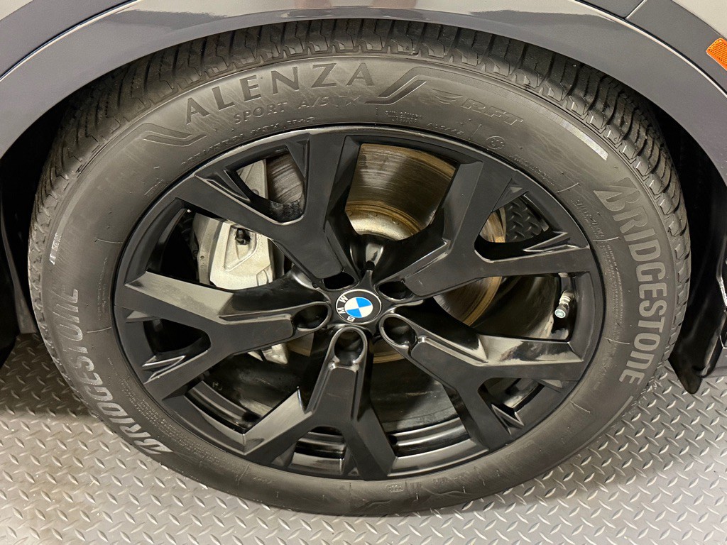 2020 BMW X7 Image 19