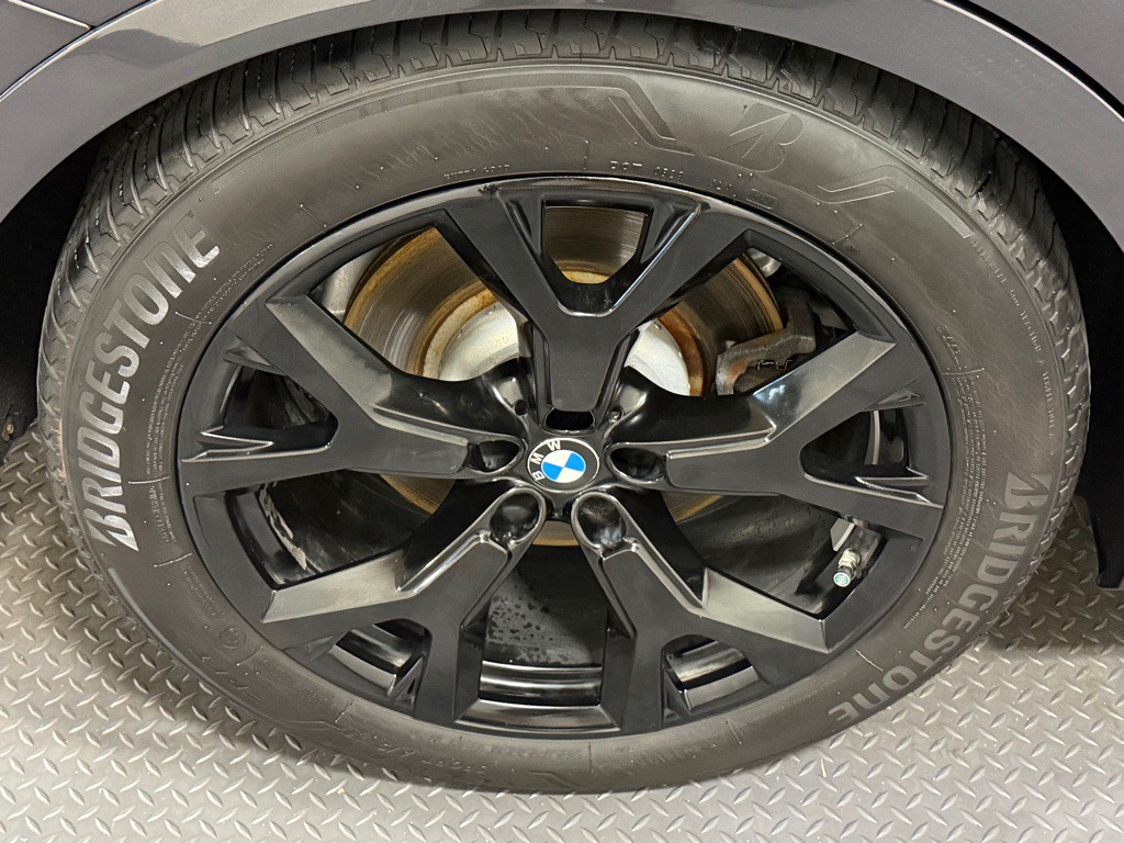 2020 BMW X7 Image 20