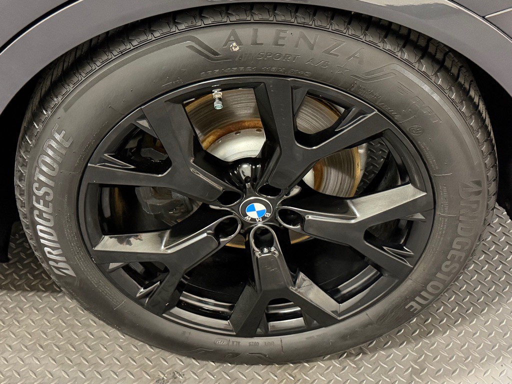 2020 BMW X7 Image 21
