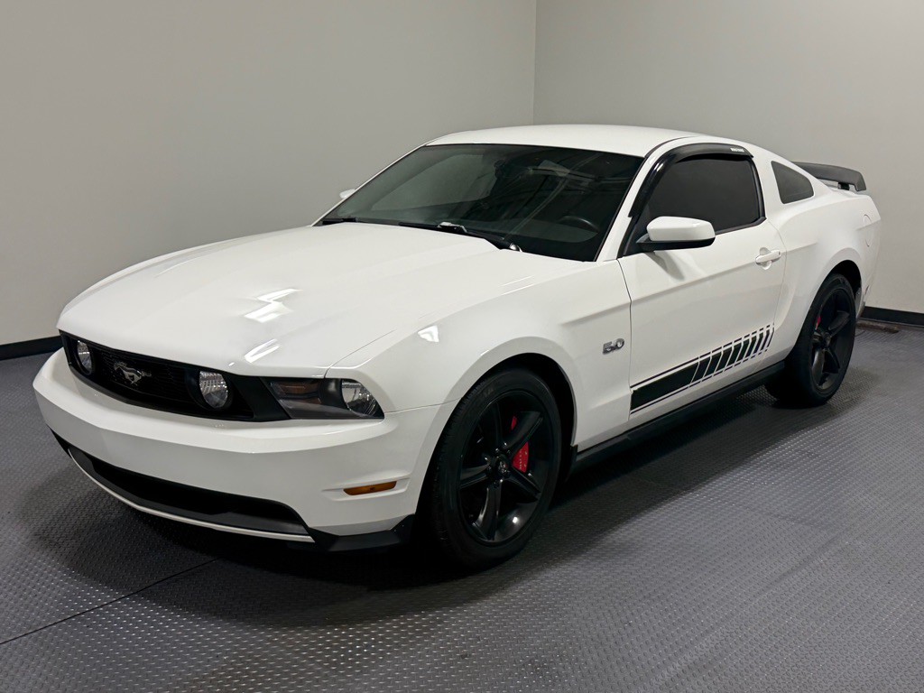 2011 Ford Mustang Image 1