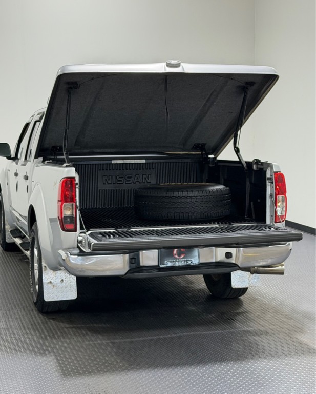 2011 Nissan Frontier Image 9