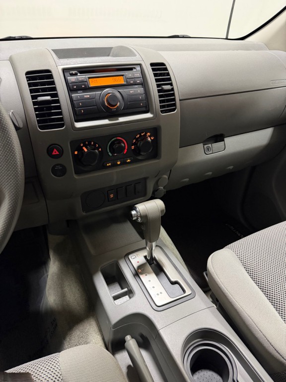 2011 Nissan Frontier Image 10