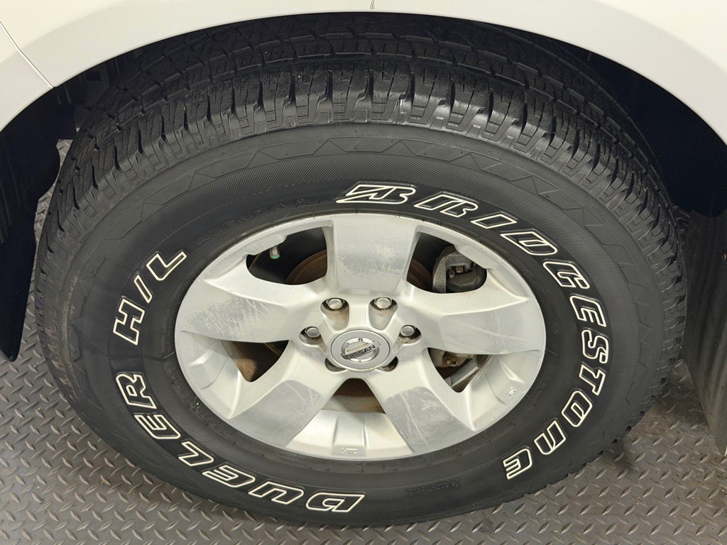 2011 Nissan Frontier Image 17